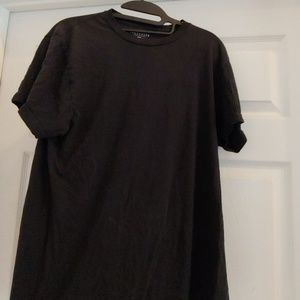 Van Heusen Black t-shirt